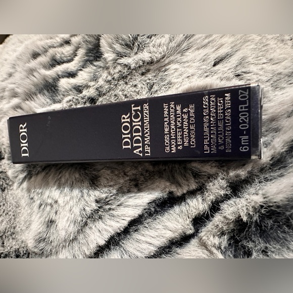 DIOR Addict Lip Maximizer Gloss 007 Raspberry Size 0.2 oz / 6 mL - Picture 7 of 13